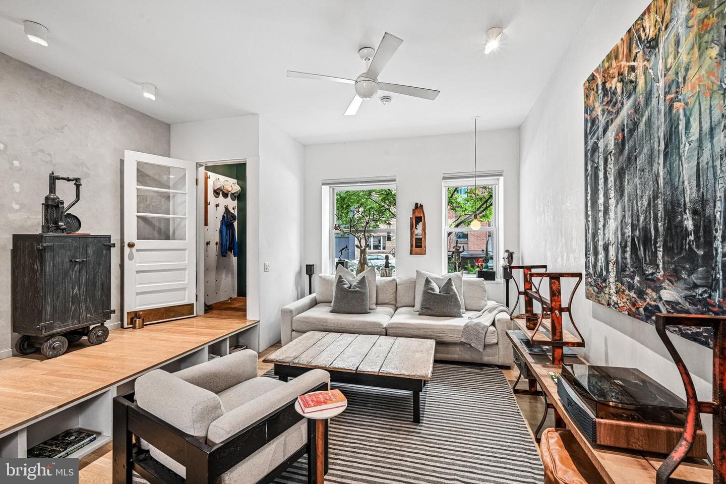 1719 Christian Street photo 4