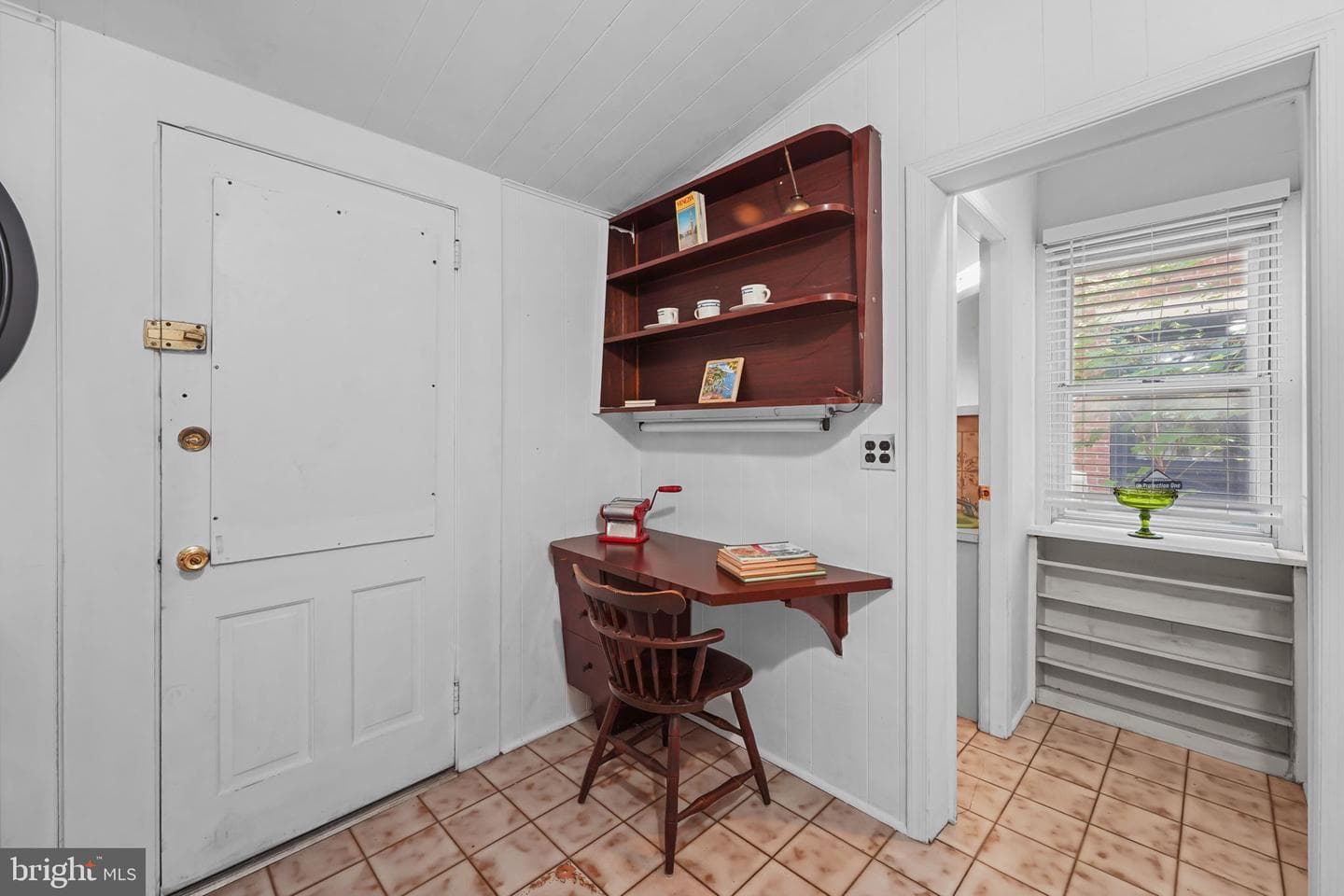 31 E Gravers Lane photo 17