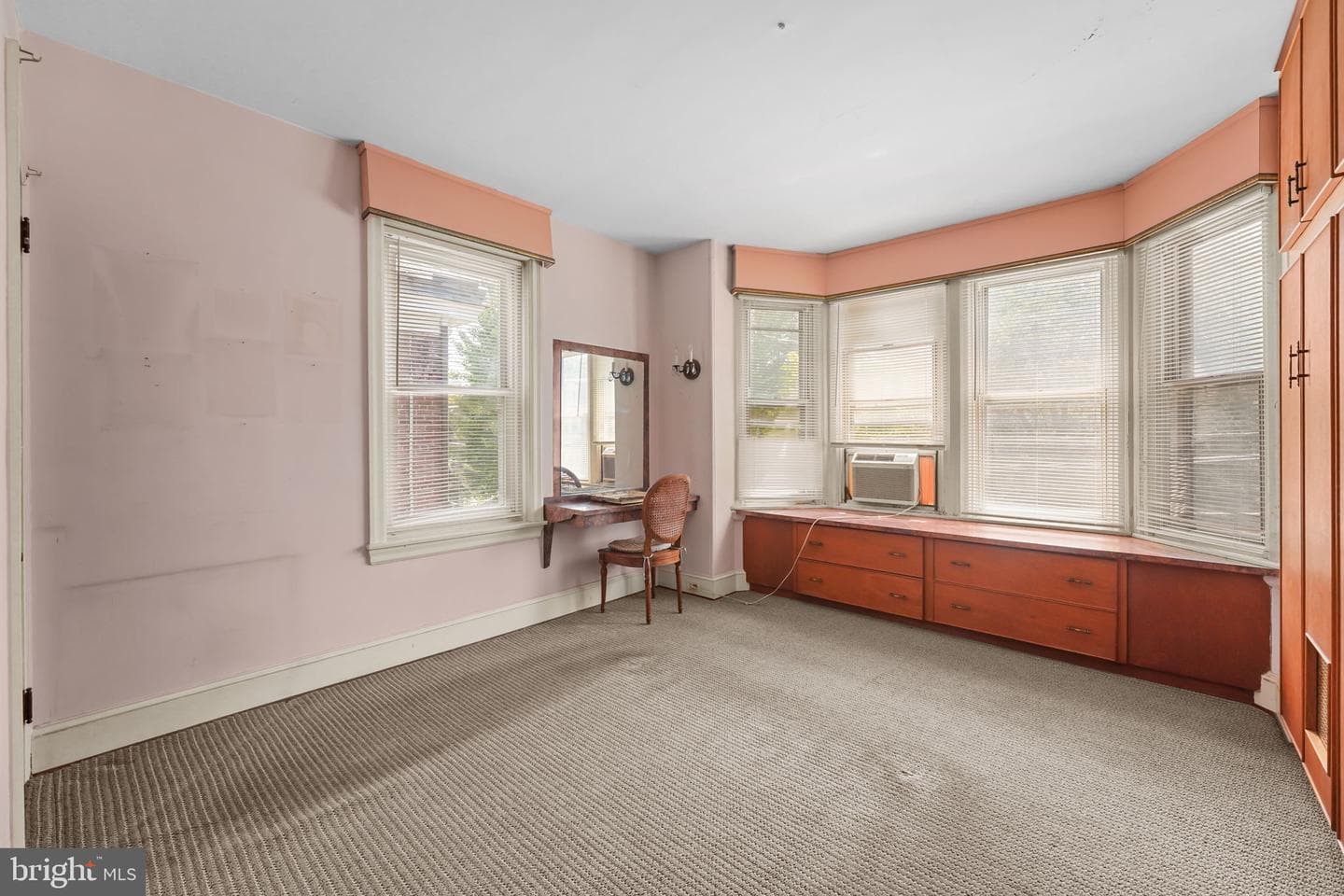 31 E Gravers Lane photo 20