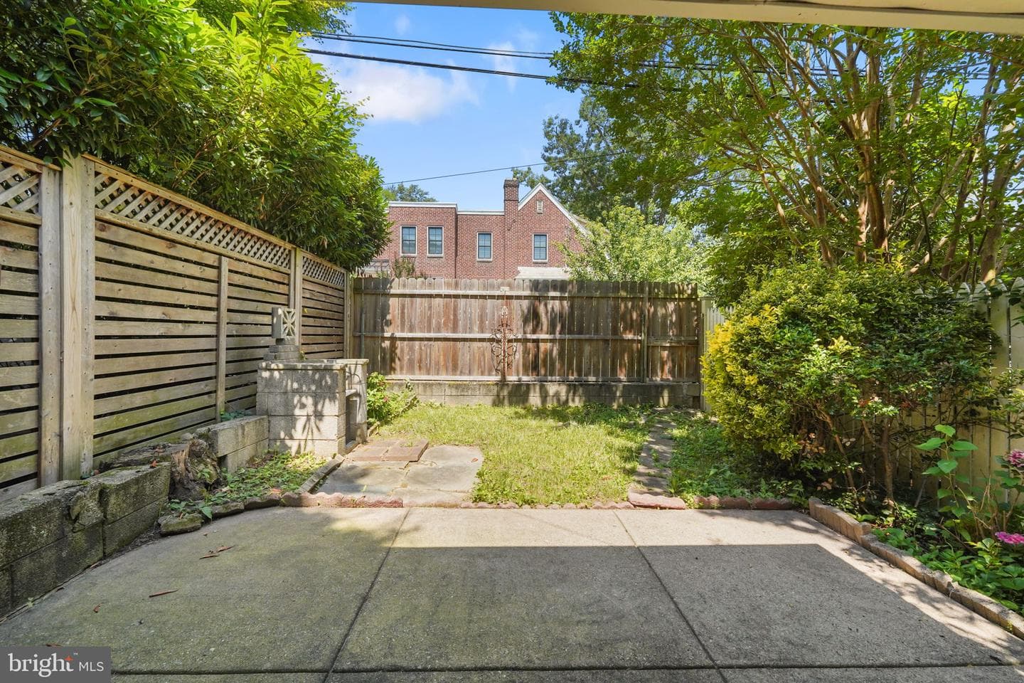 31 E Gravers Lane photo 33