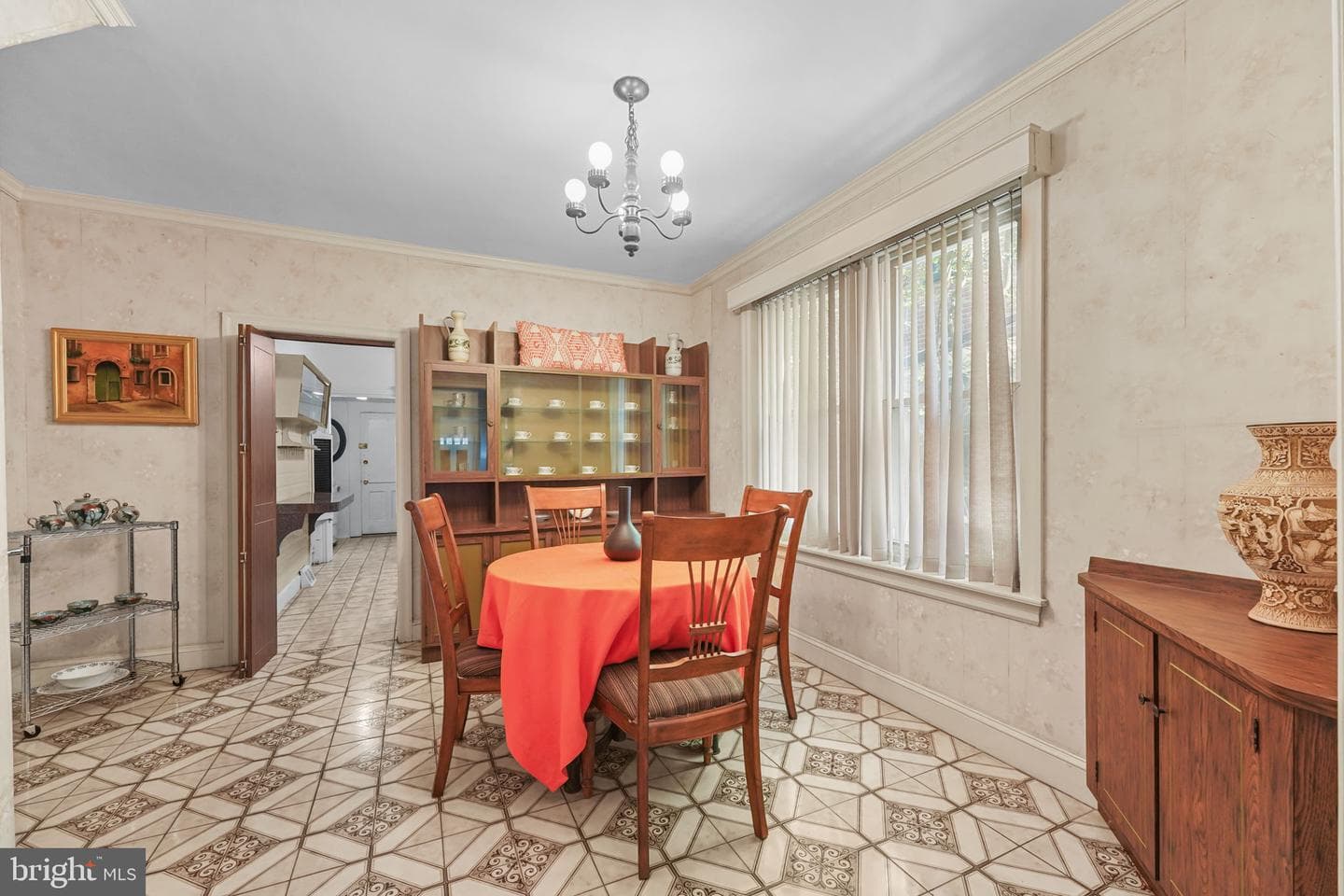 31 E Gravers Lane photo 9