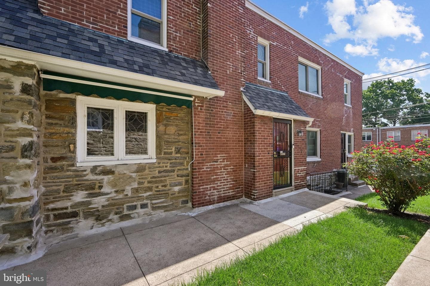 914 E Dorset Street photo 17