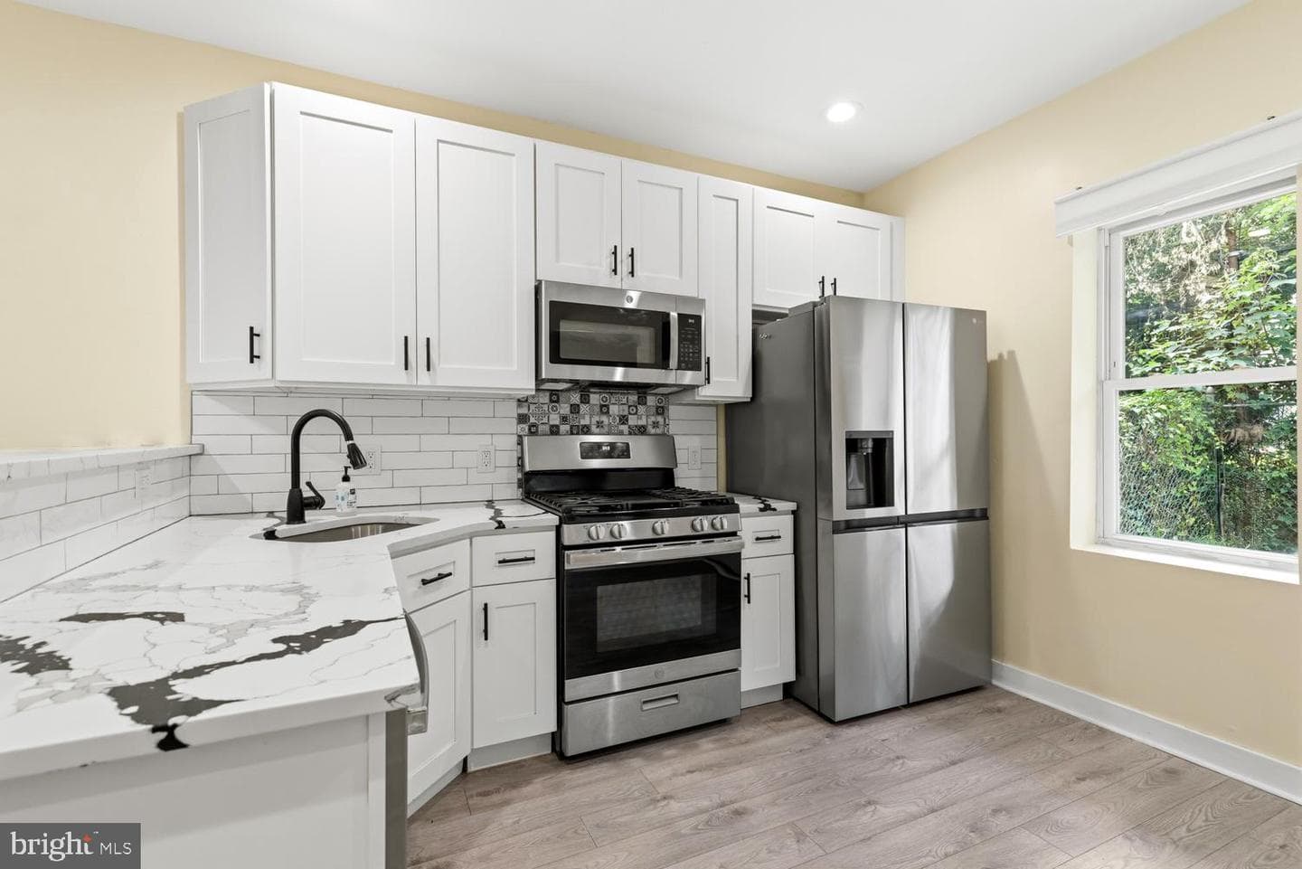 57 E Hortter Street photo 9