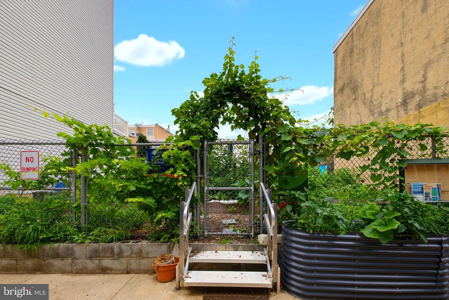 715 Emily Street photo 32