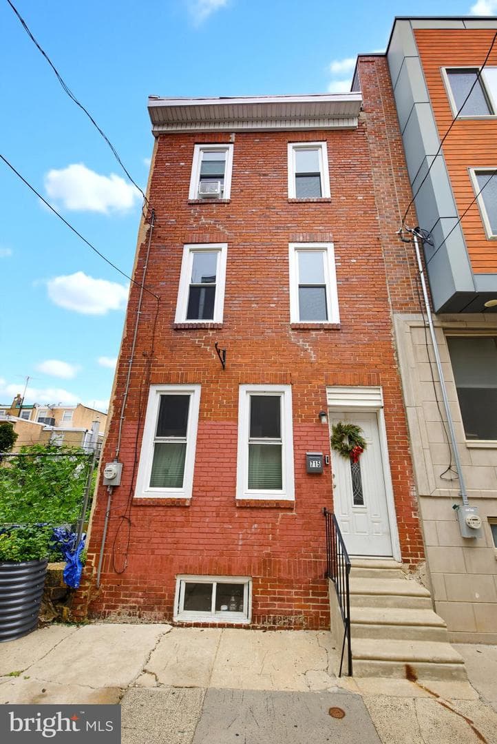 715 Emily Street photo 33