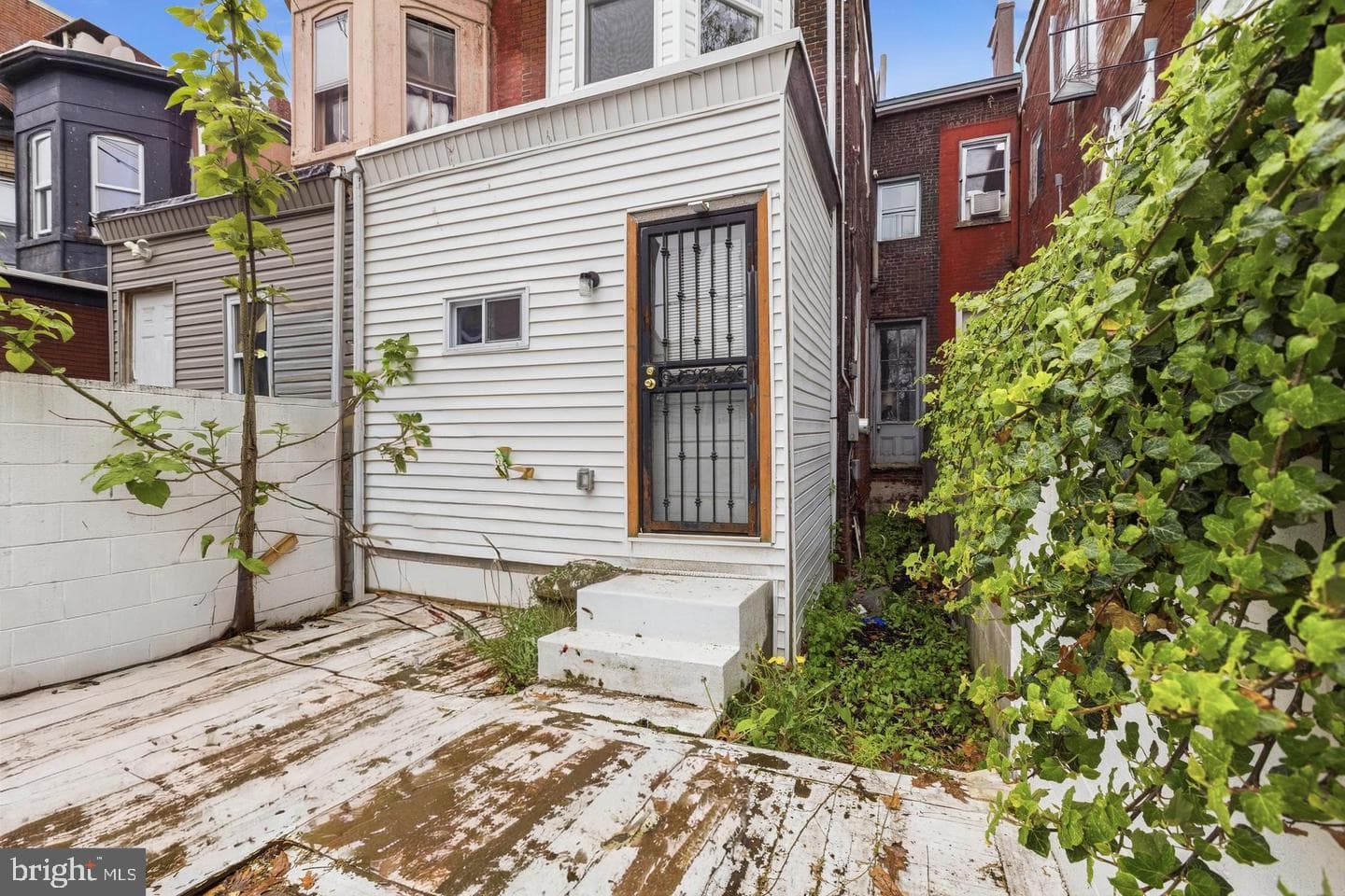 1109 W Silver Street photo 35