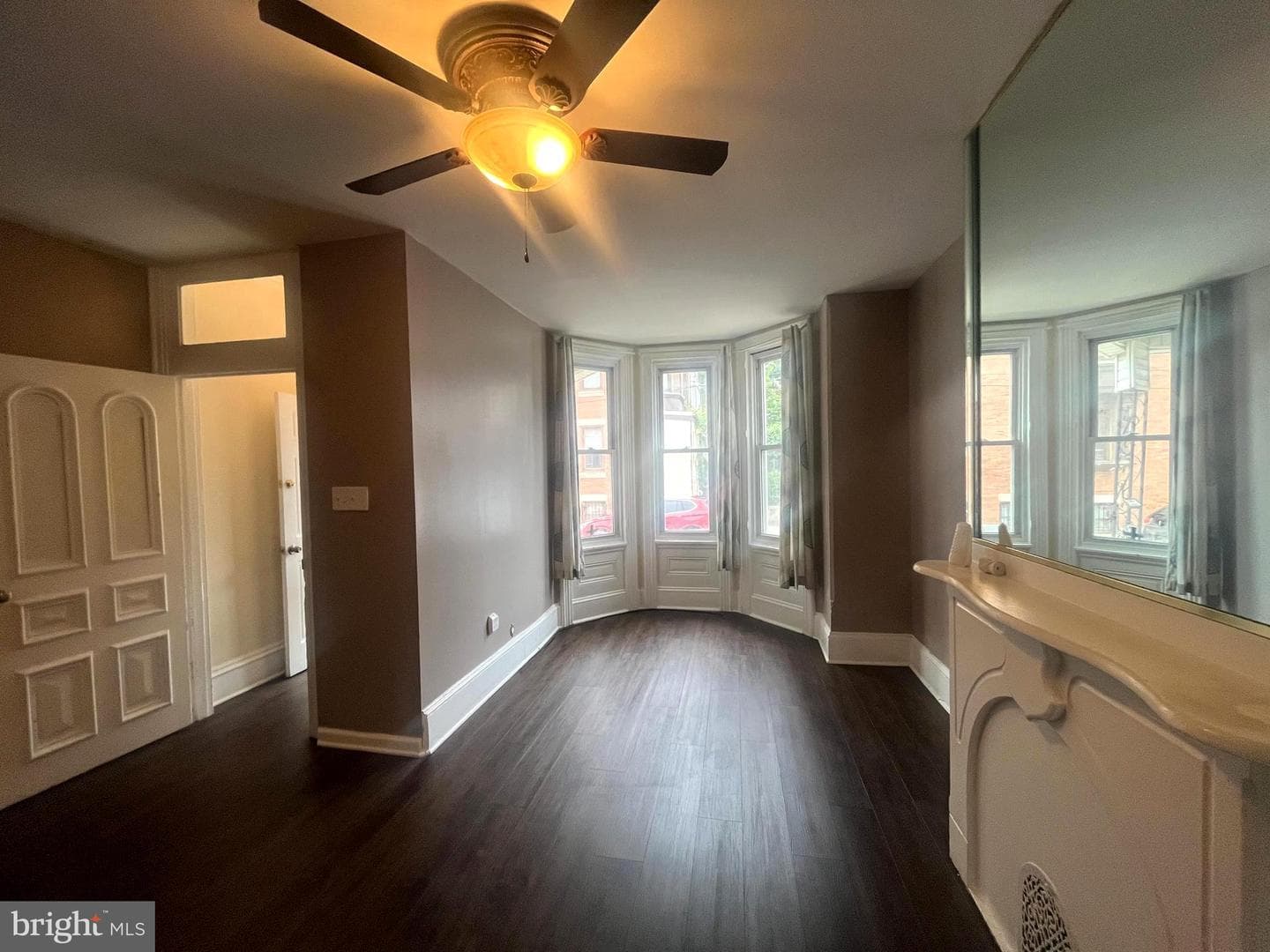 1109 W Silver Street photo 6