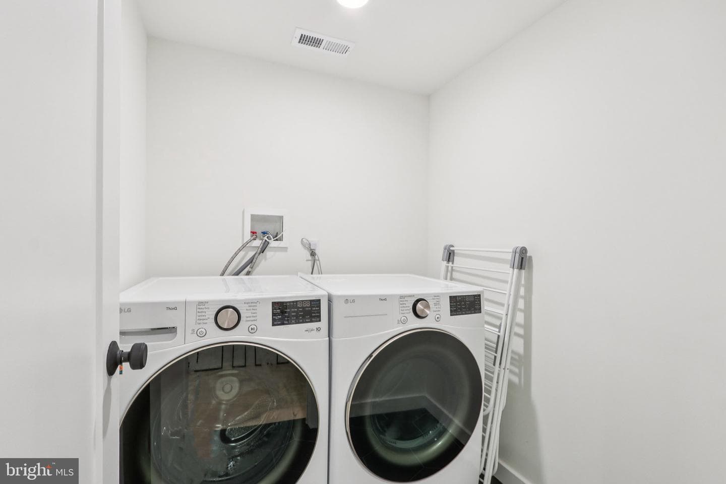 953 N Marshall Street photo 25