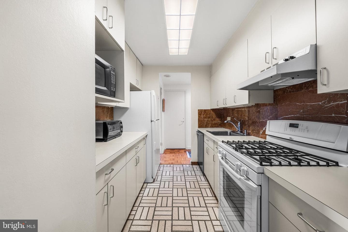 604 S Washington Square #1905 photo 15