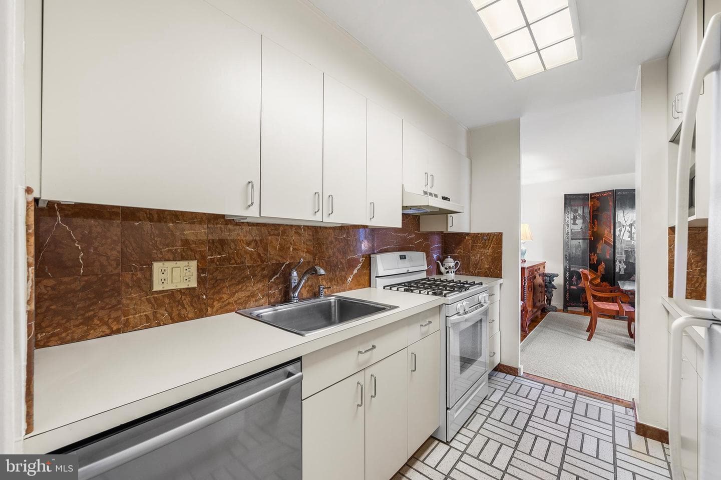 604 S Washington Square #1905 photo 18