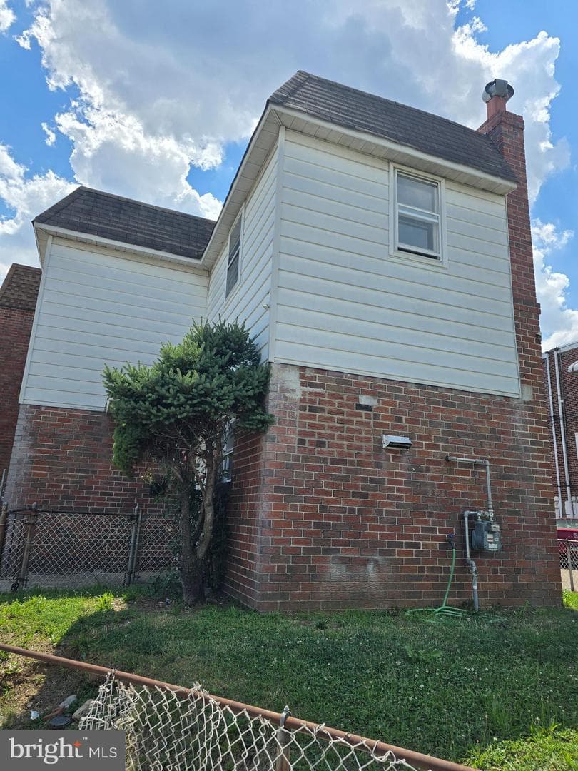 6410 Everett Avenue photo 14