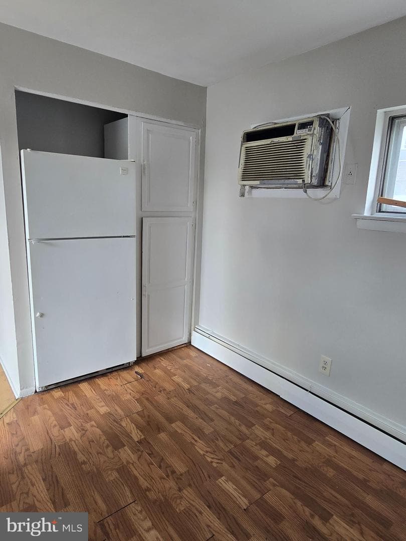6410 Everett Avenue photo 4