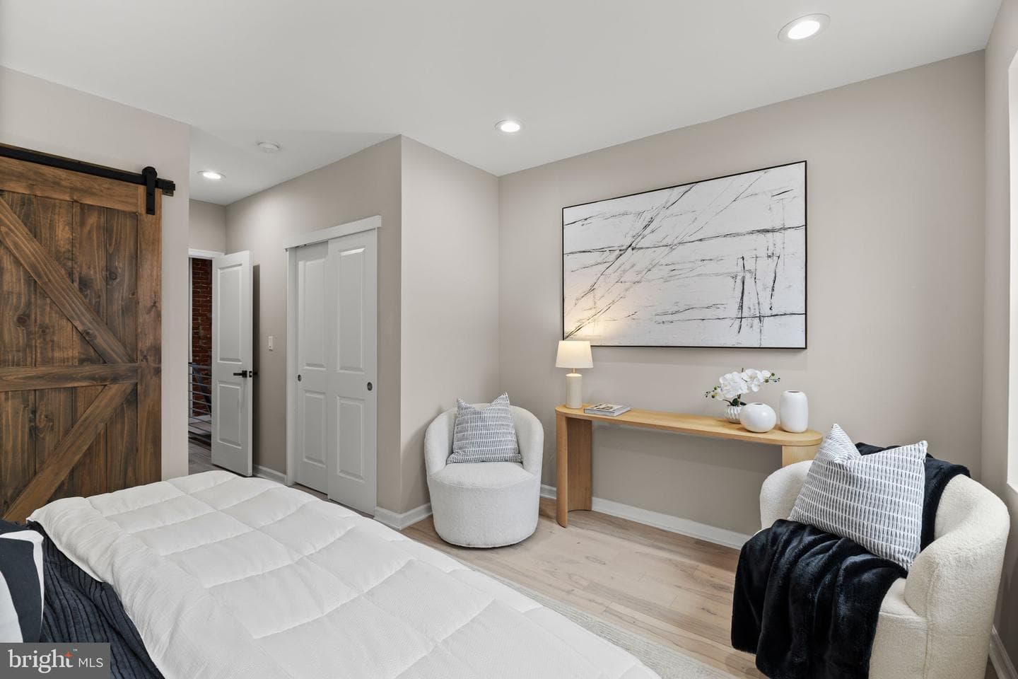 1416 N Dover Street photo 26