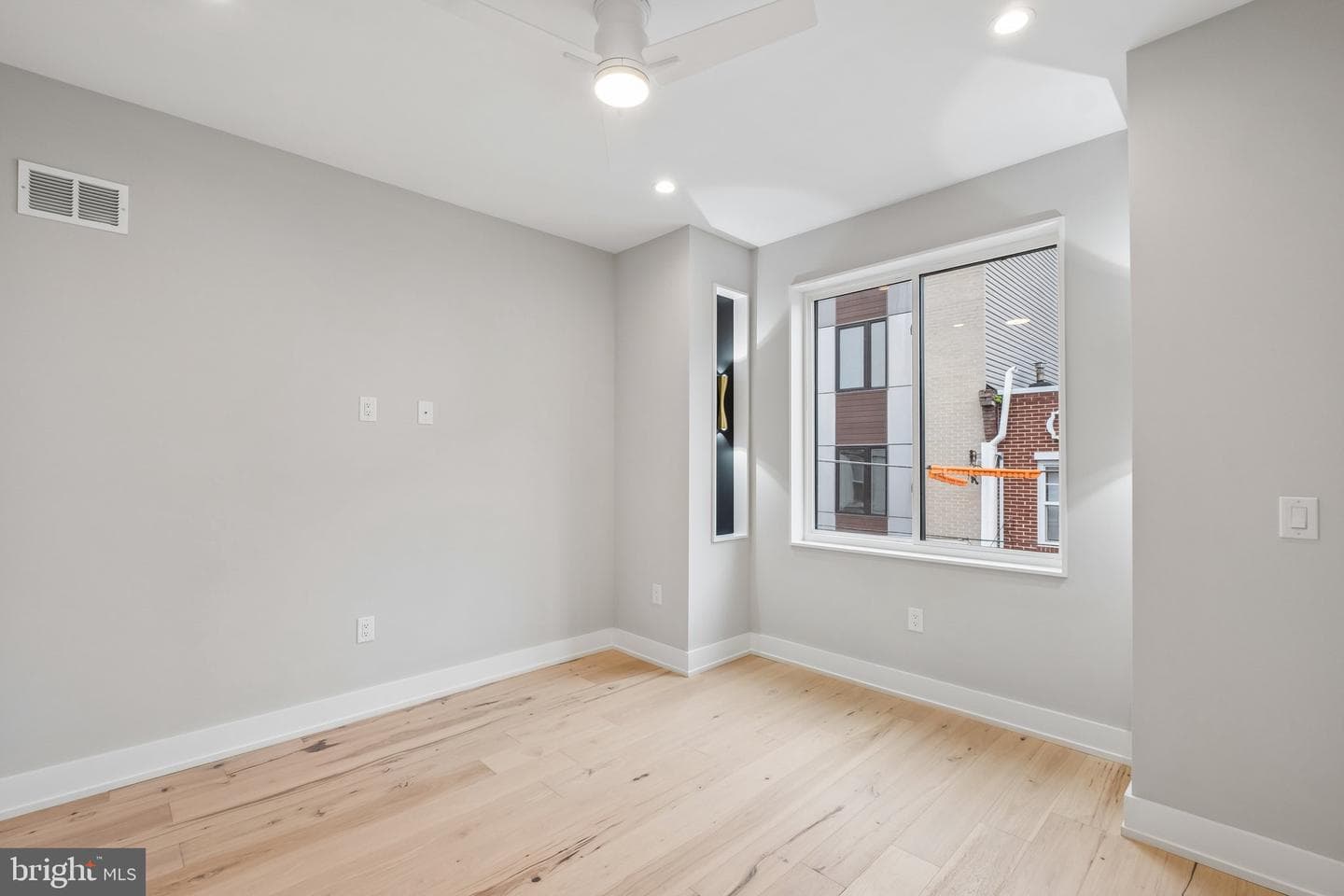 1534 S Lambert Street photo 14