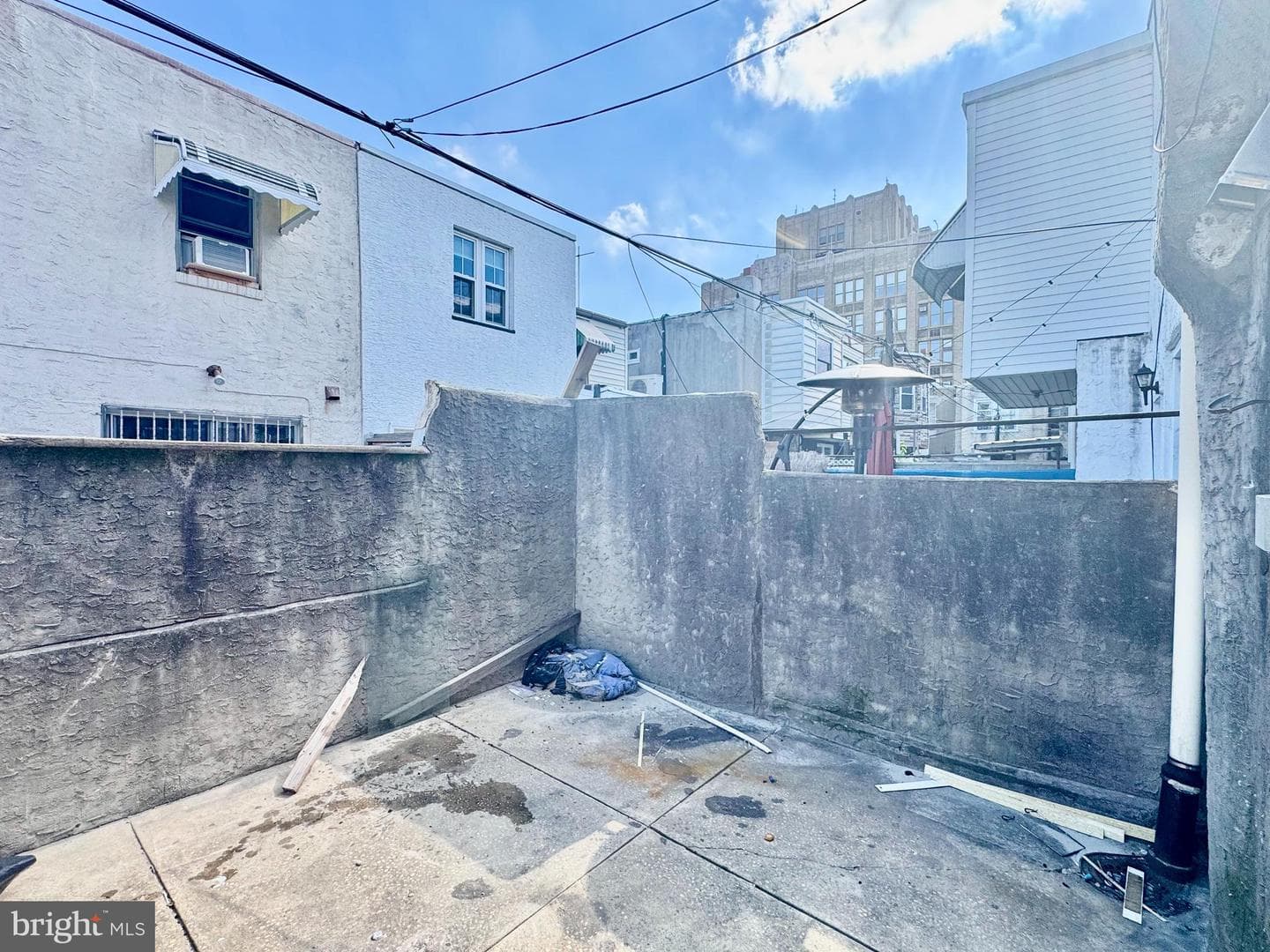 913 Dudley Street photo 5