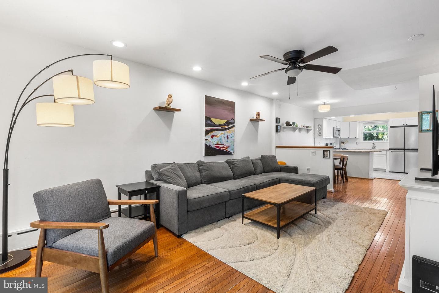 908 Greenwich Street photo 4