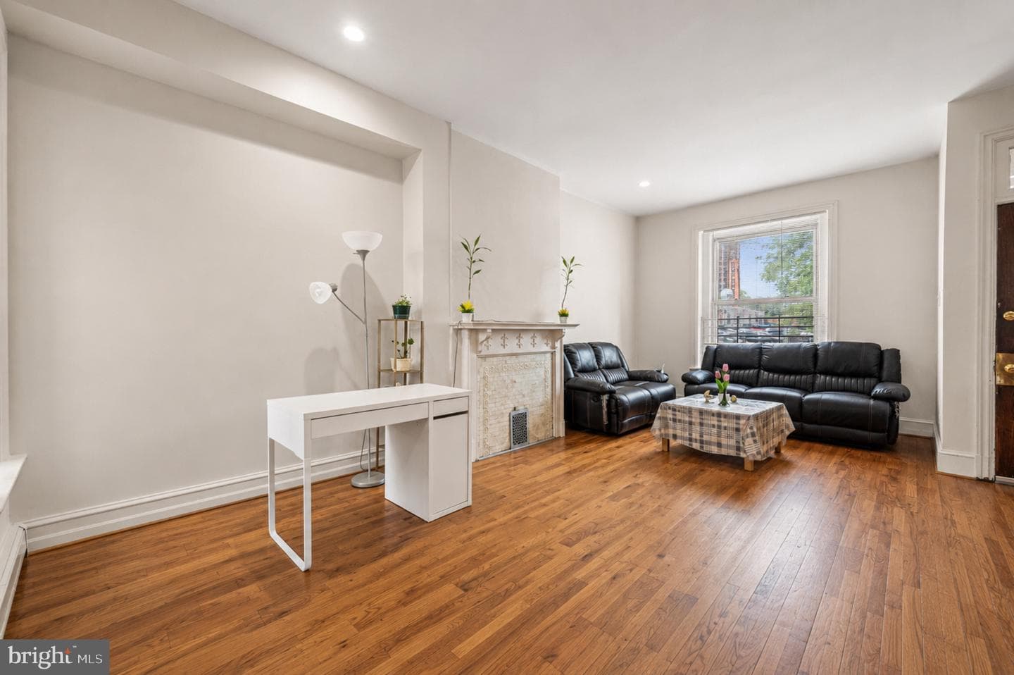 4438 Ludlow Street photo 13