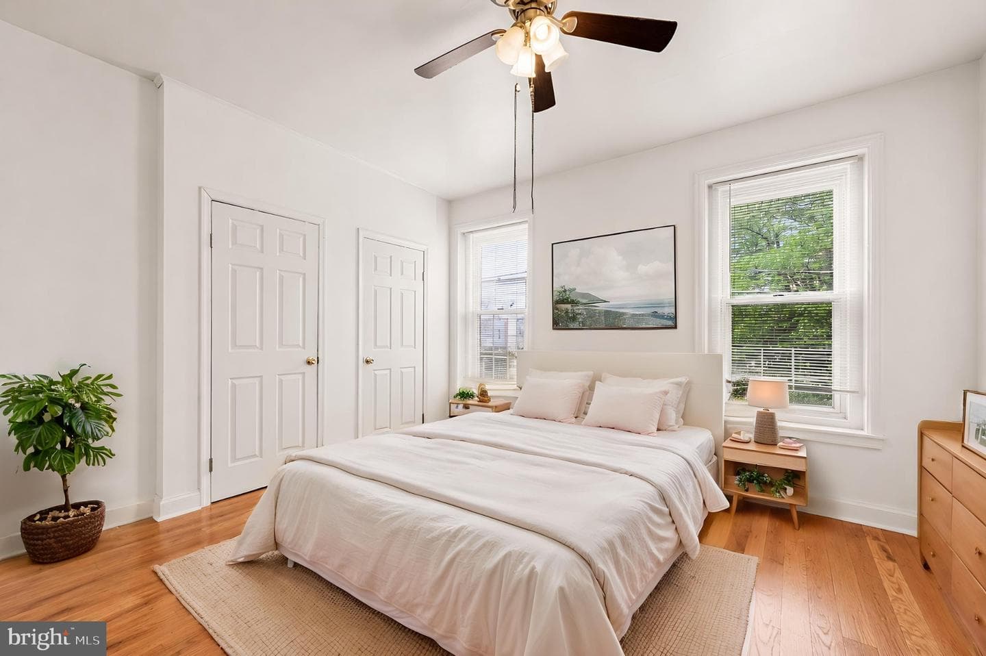 4438 Ludlow Street photo 5