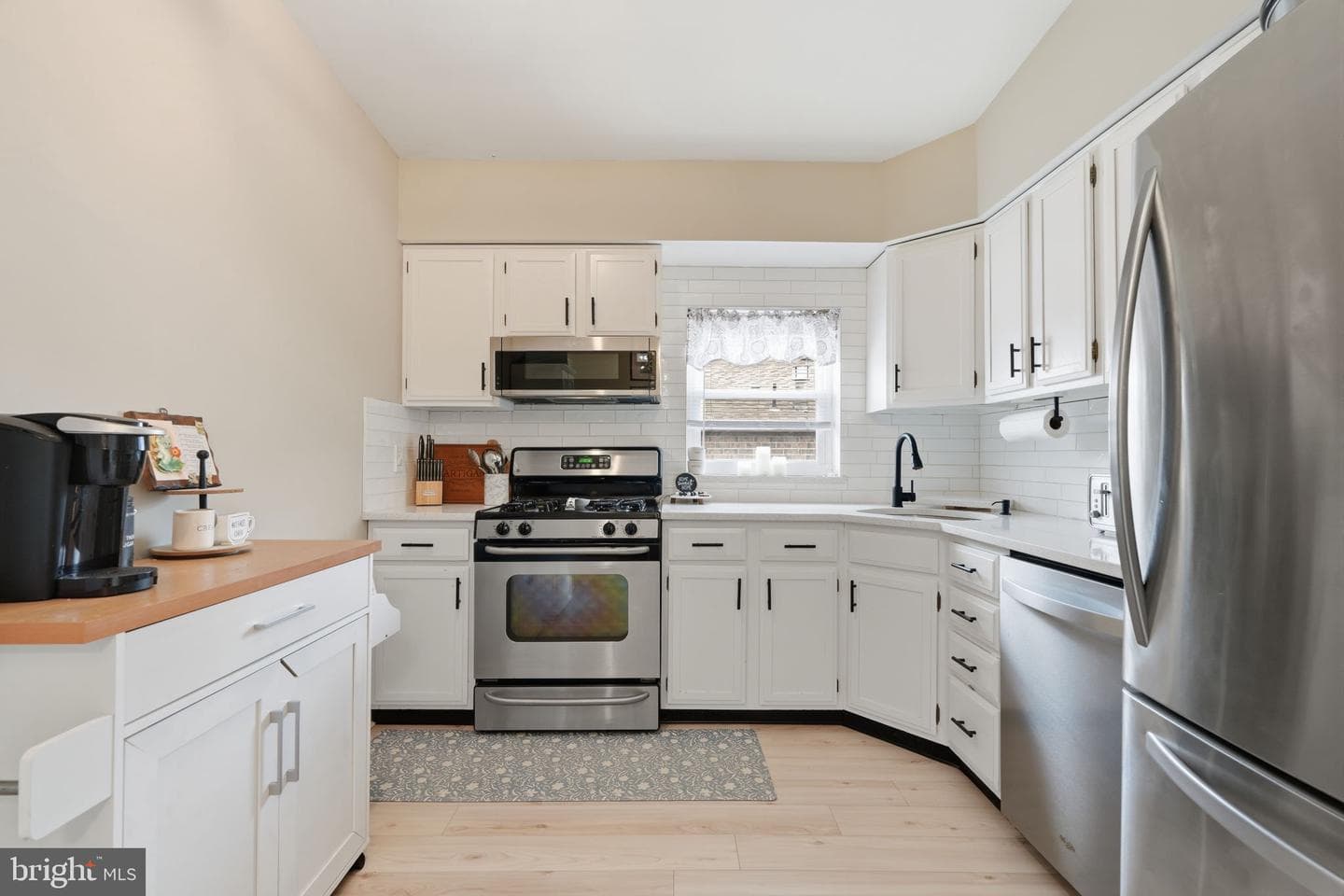 8206 Burholme Avenue photo 9
