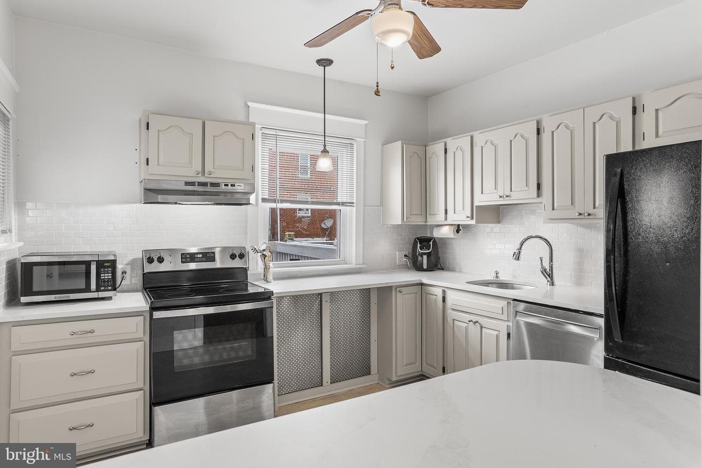 660 Wendover Street photo 7