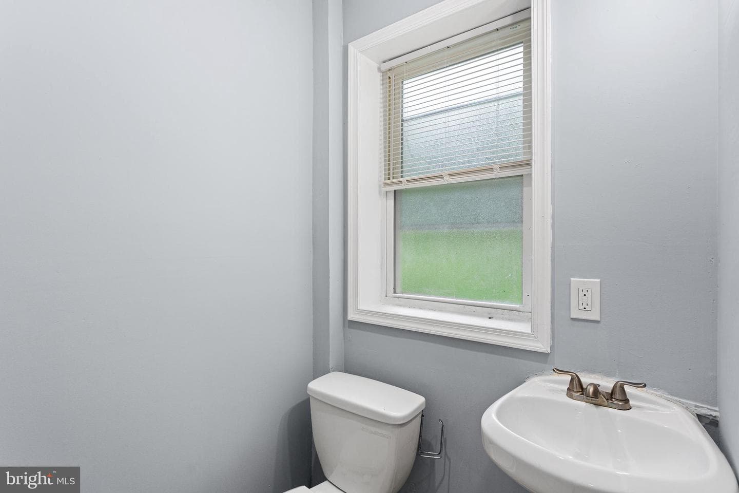 240 E Phil Ellena Street photo 13