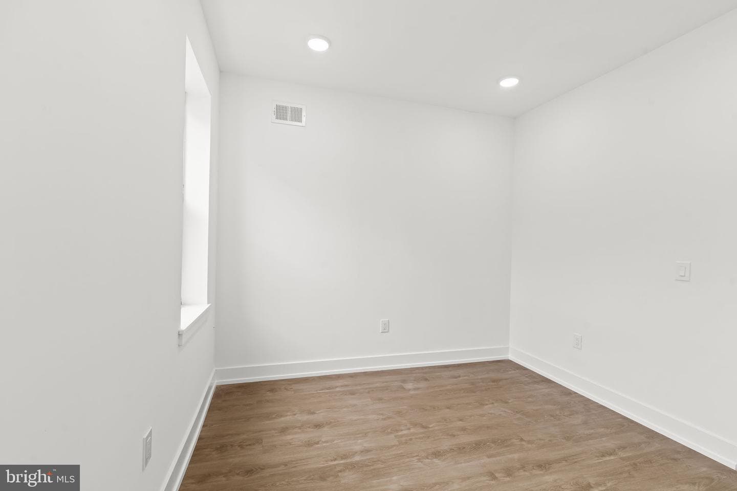 1455 N Dover Street N photo 11