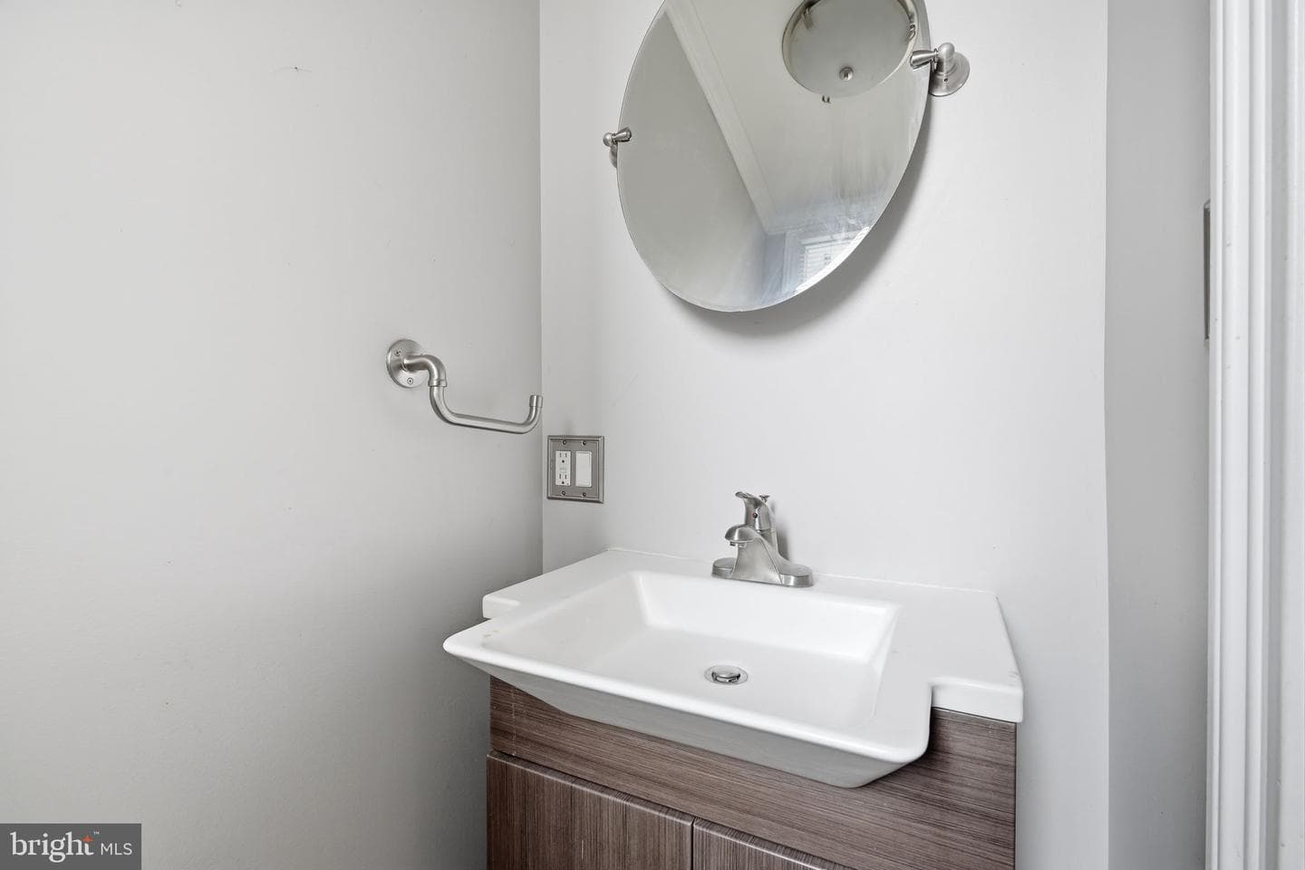3174 Chatham Street photo 13