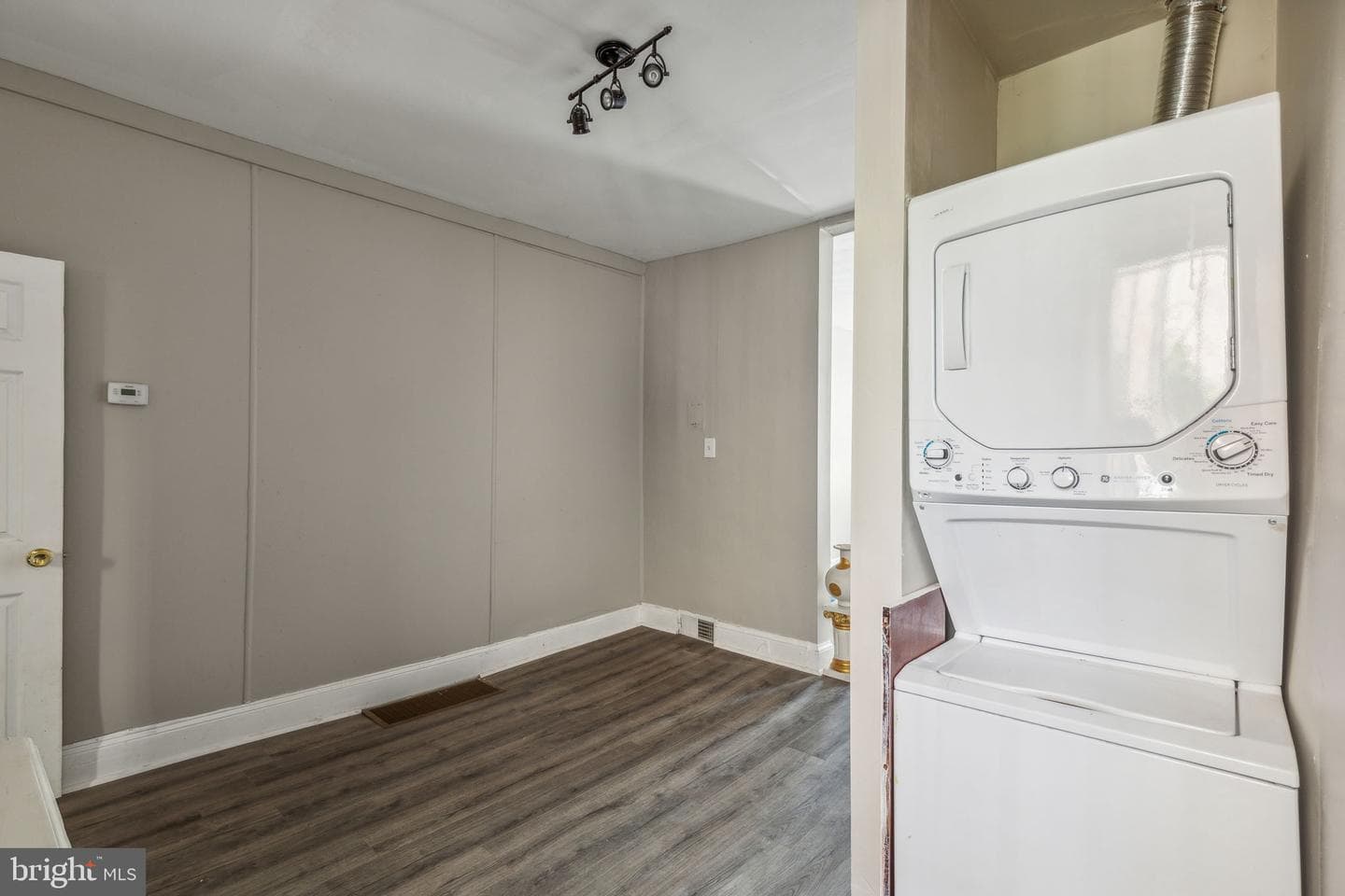 2203 Ellsworth Street photo 17