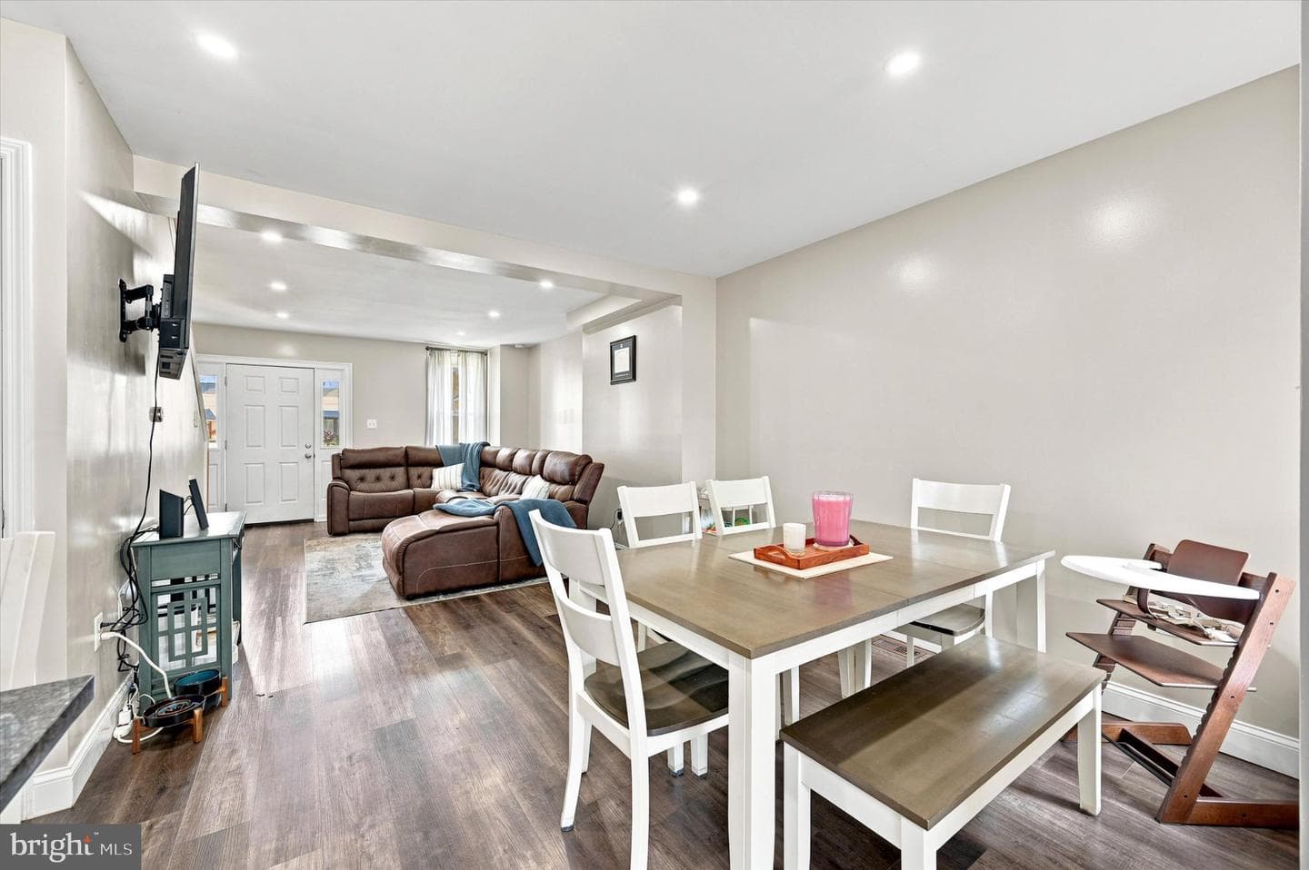 4253 Houghton Street photo 4