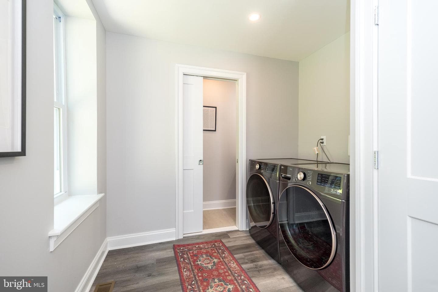 160 Shurs Lane photo 17