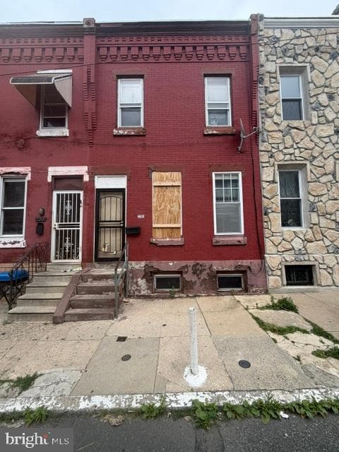 2205 N Lambert Street