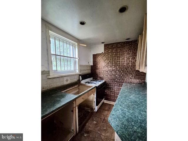 3718 N Bouvier photo 3