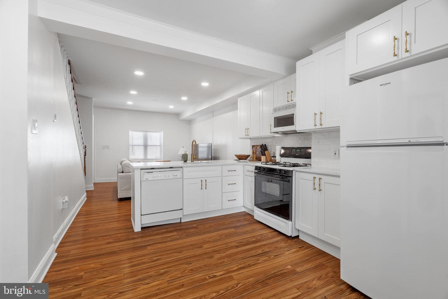 2320 Manning Street photo 8