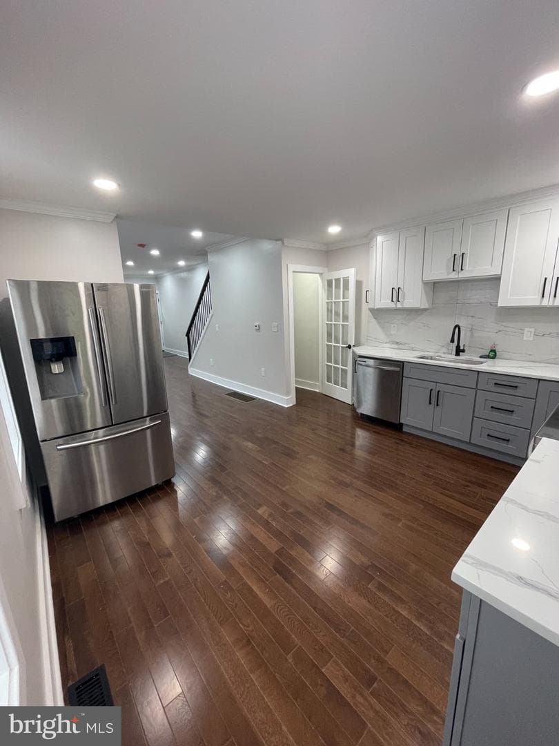 2517 E Somerset Street photo 12
