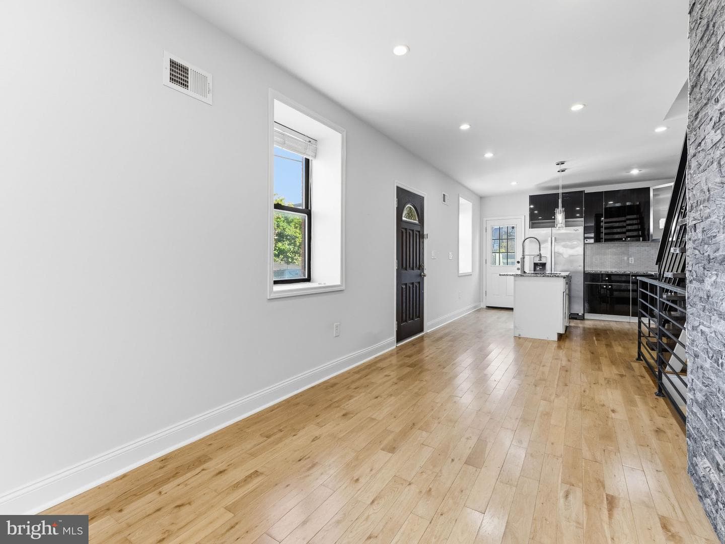 2100 Cross Street photo 6