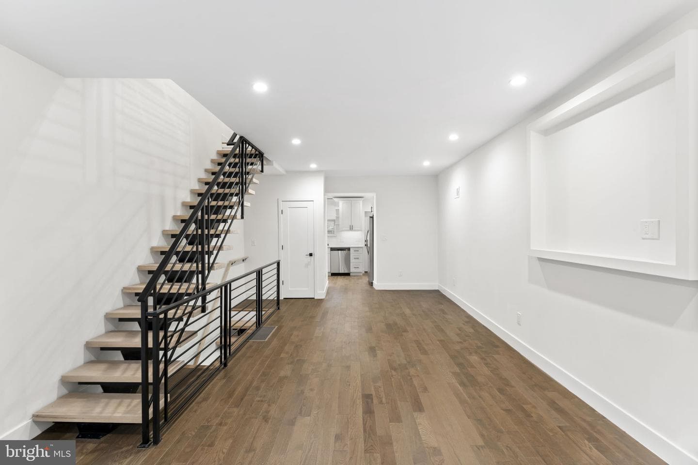 2165 E Firth Street photo 3