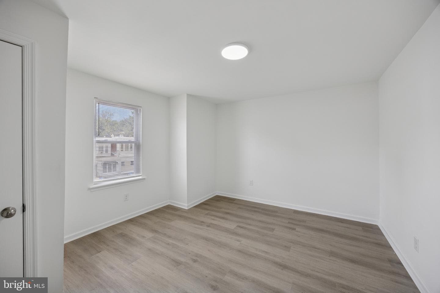 540 E Penn Street photo 6