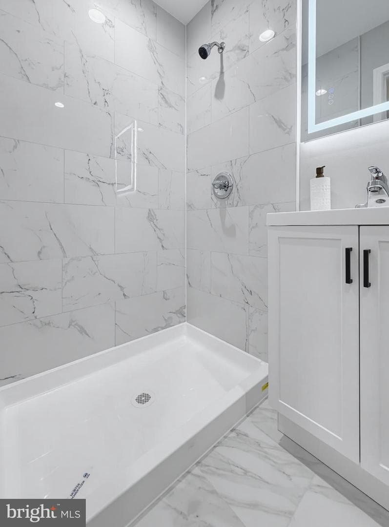 5357 N Sydenham Street photo 64