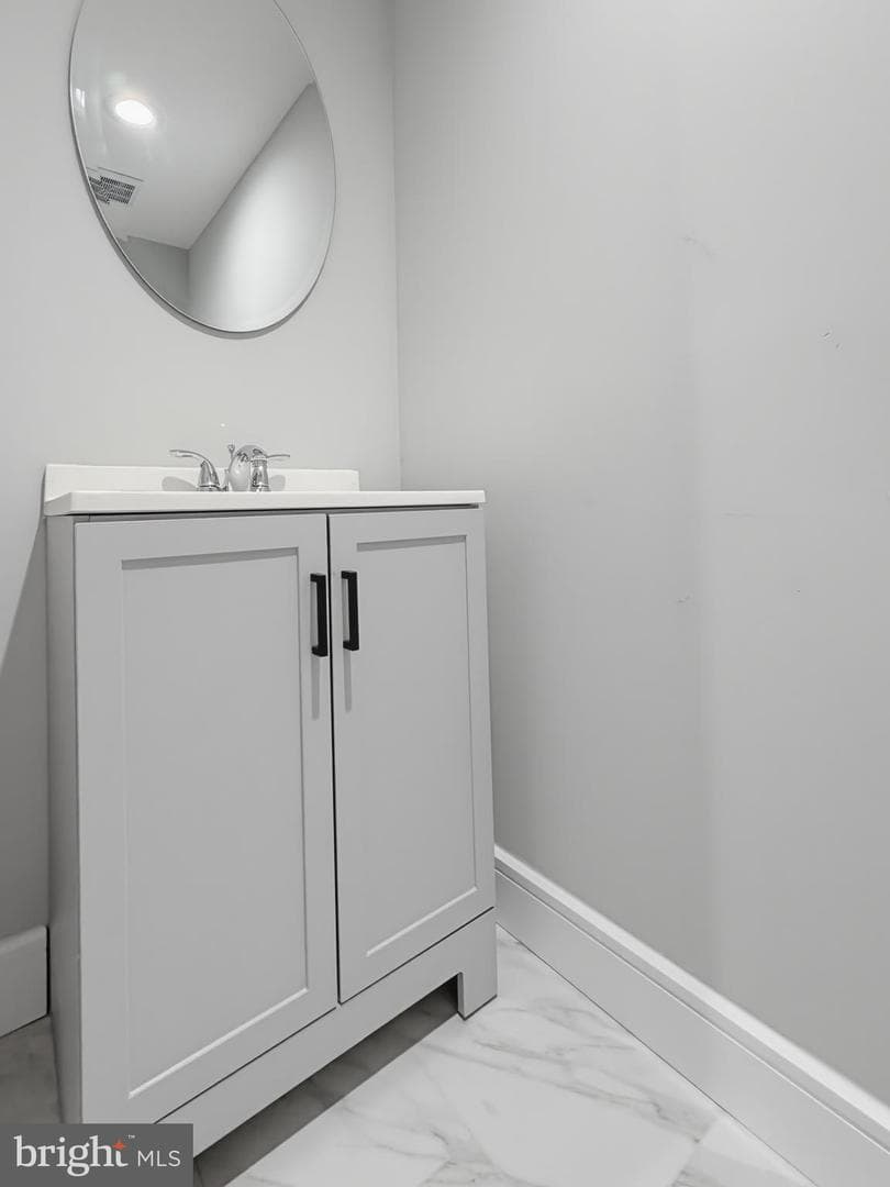 5357 N Sydenham Street photo 79