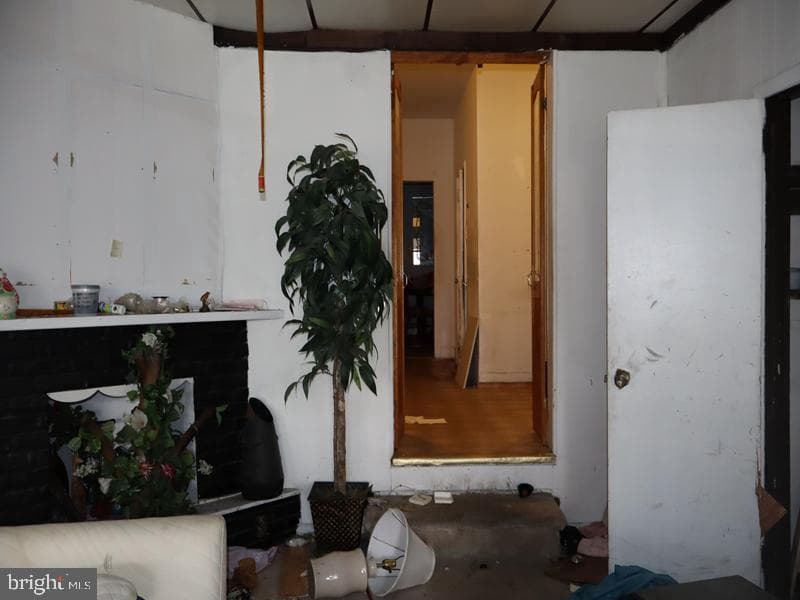 3228 W York Street photo 4