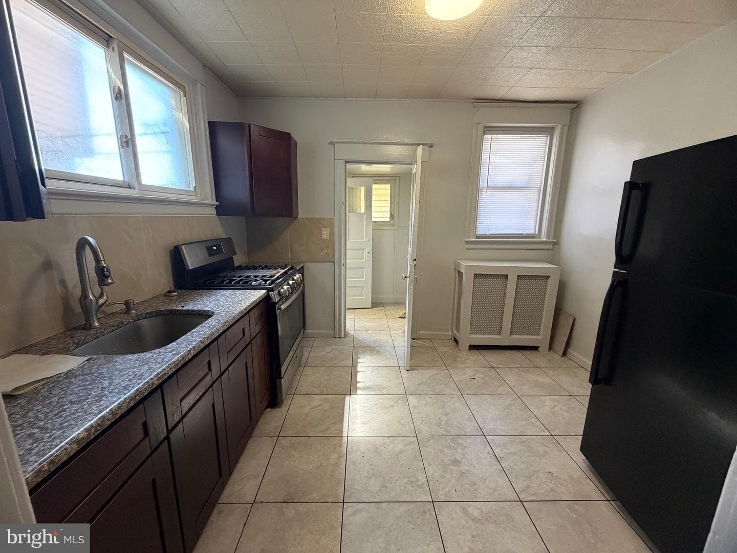 452 Devereaux Avenue photo 6