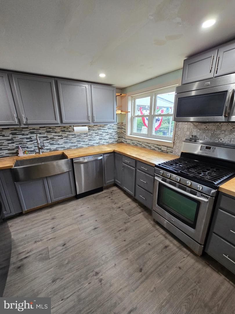 4431 Garden Street photo 7