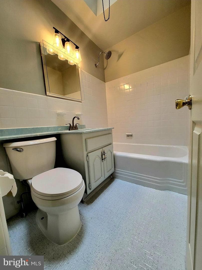 6137 Hawthorne Street photo 23