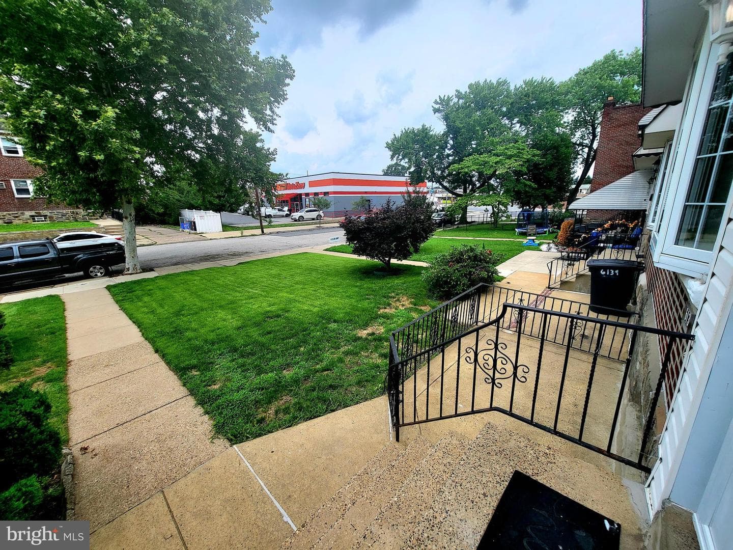 6137 Hawthorne Street photo 5