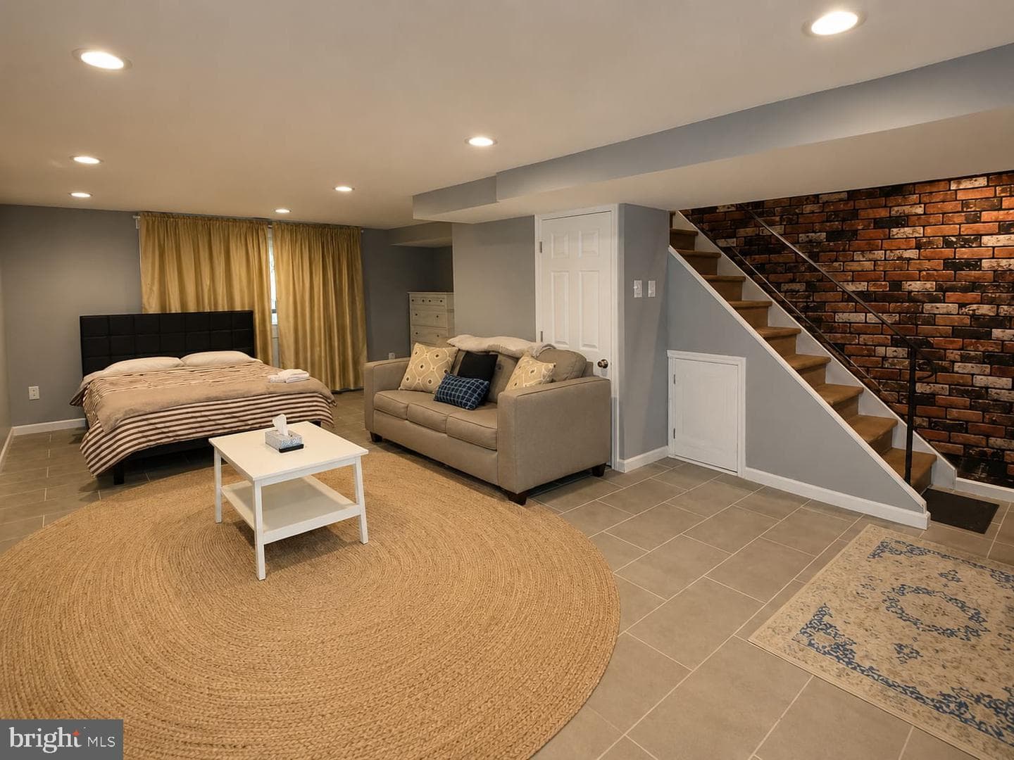 8018 Chelwynde Avenue photo 4
