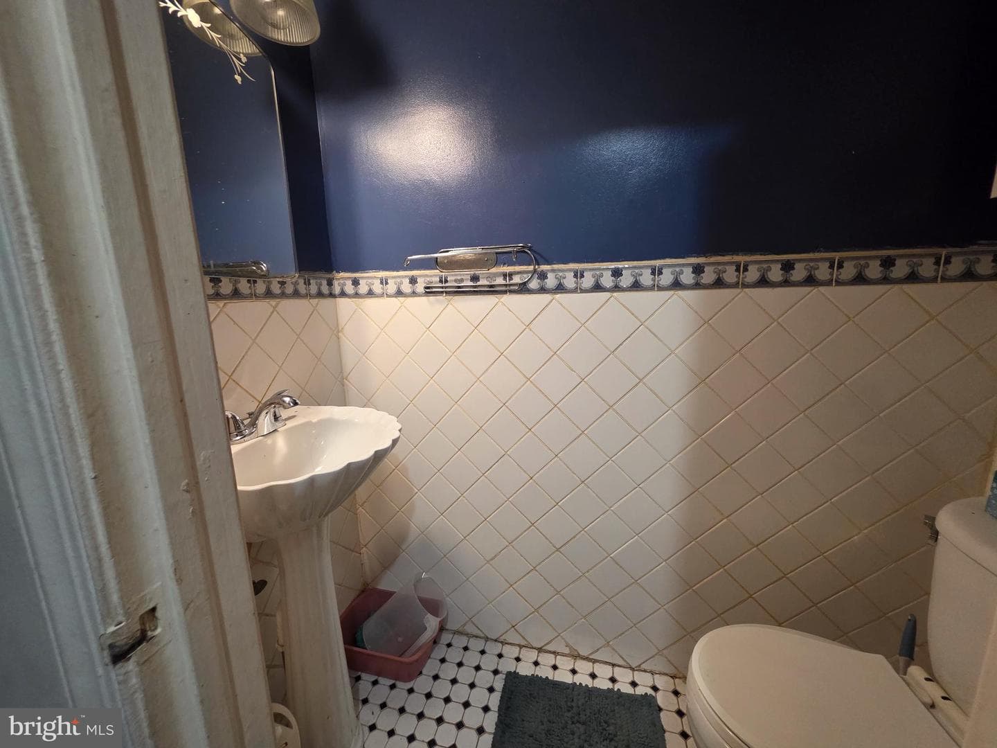 1010 Cliveden Street E photo 9
