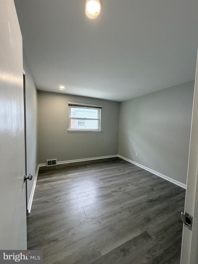 9021 Eastview Road photo 21