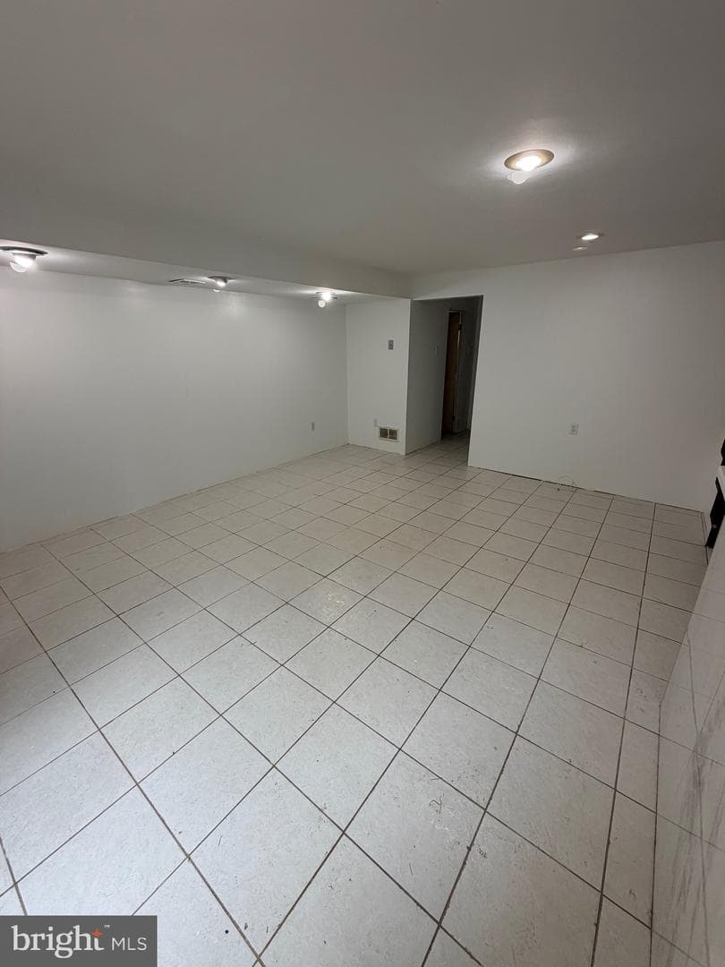 9021 Eastview Road photo 25