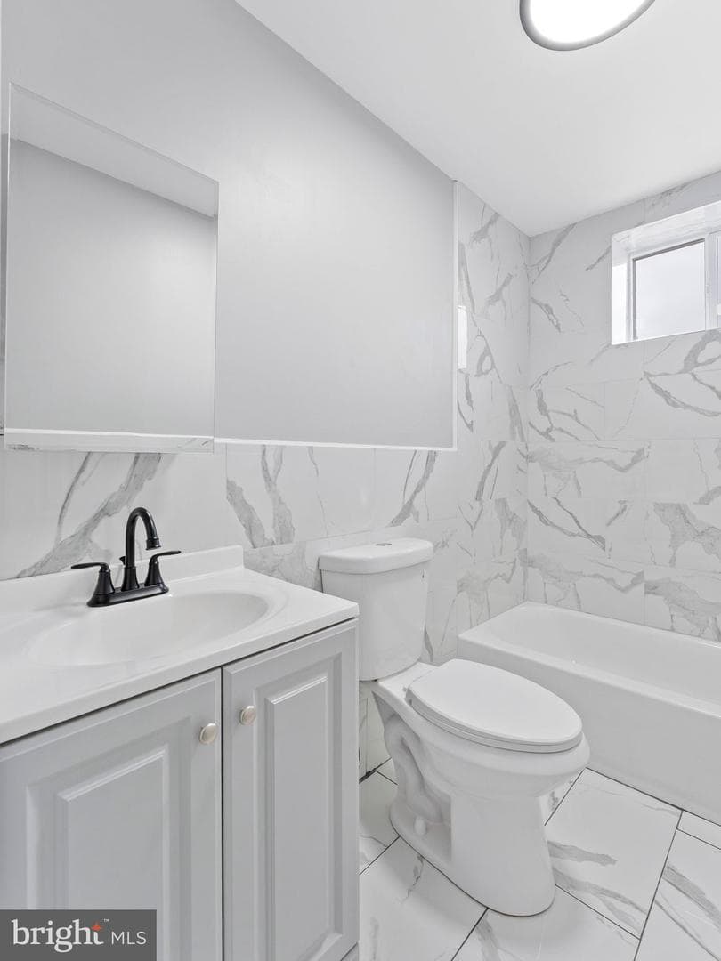 144 Fern Street photo 22