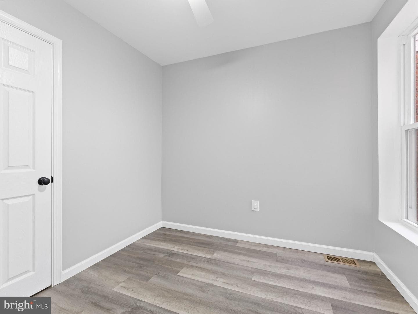 144 Fern Street photo 28